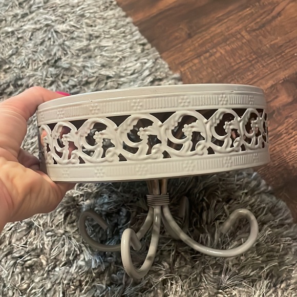 Gray stand- has been painted - Picture 3 of 7